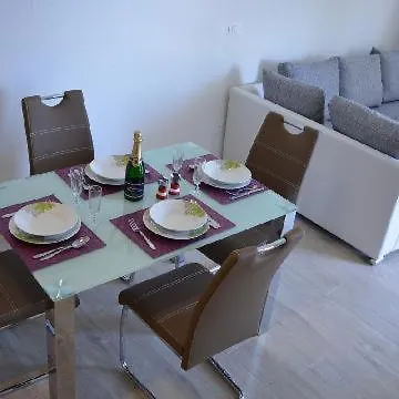 Leon Apartman *