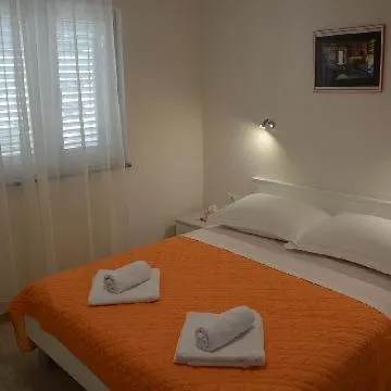 Leon * Baška Voda