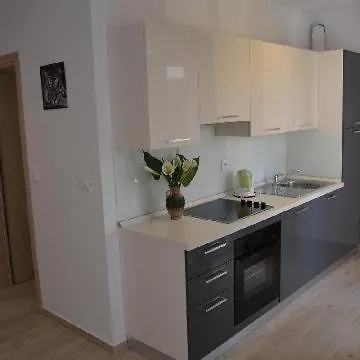 Leon Apartman Baška Voda